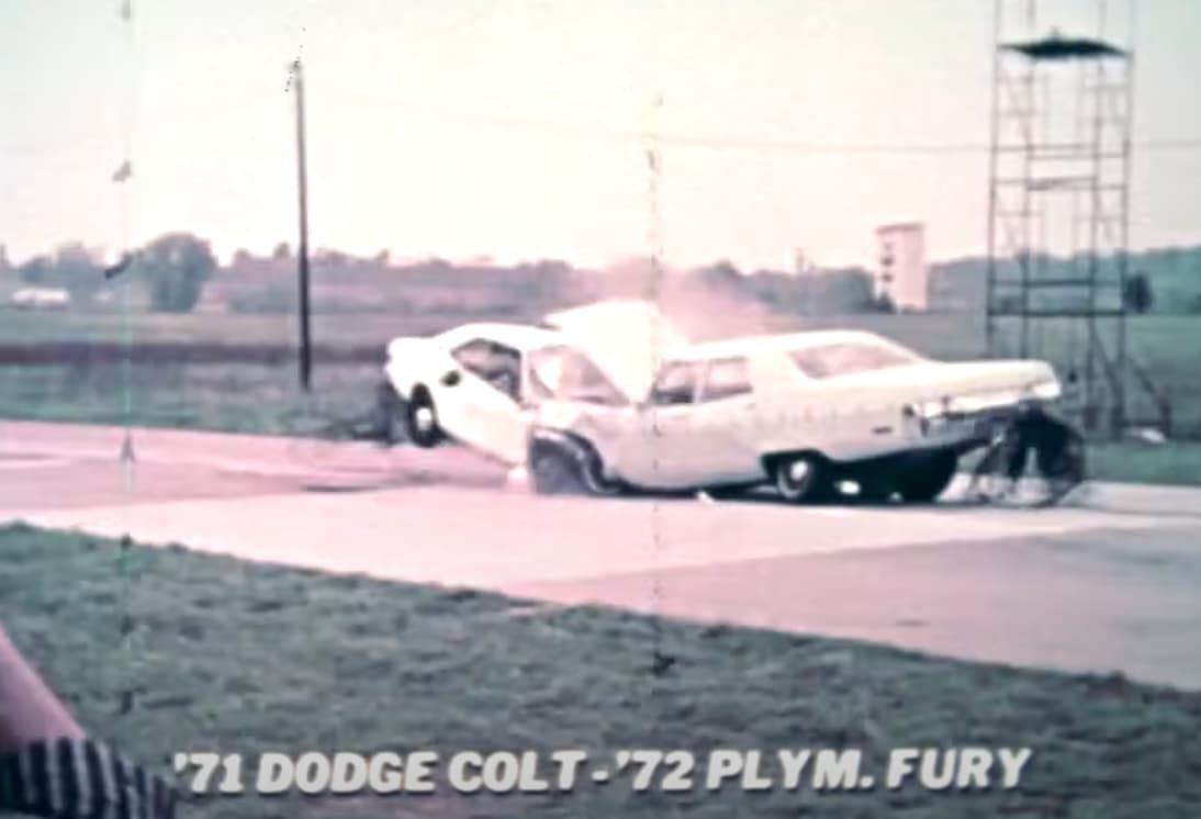 16 Photos of What It Looked Like to Wreck A Car in the 1970s